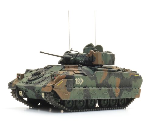 6870716 US M2A2 Bradley