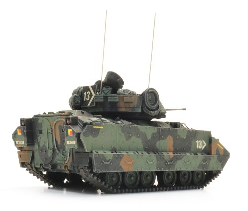 6870716 US M2A2 Bradley