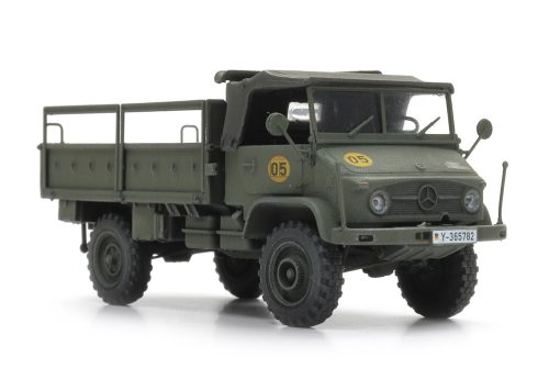 6870775 BRD Unimog 404s Pritsche offen, oliv