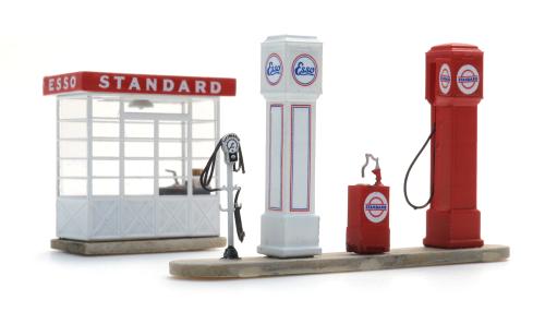 14.181 Tankstation Esso Standard N