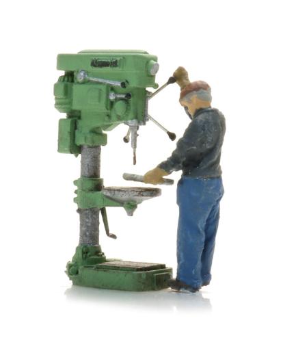 387.661 Kolomboor met figuur