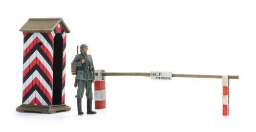5720013 Schilderhaus Wachsoldat