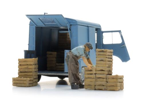 5870155 Marktkoopman met kratten_scene2
