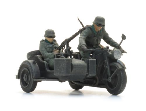 6870749 WM Zundapp zijspan 2 figuren